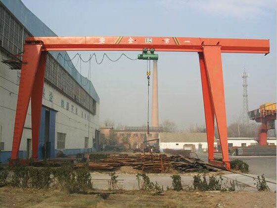 MH型3-16噸電動葫蘆單梁門式起重機(箱體形狀)